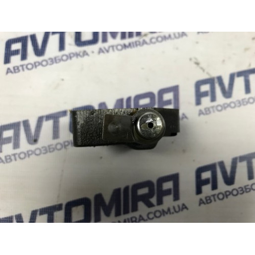 Натягувач ланцюга ГРМ Volvo V50 1.8 16V 2004-2010 30757387